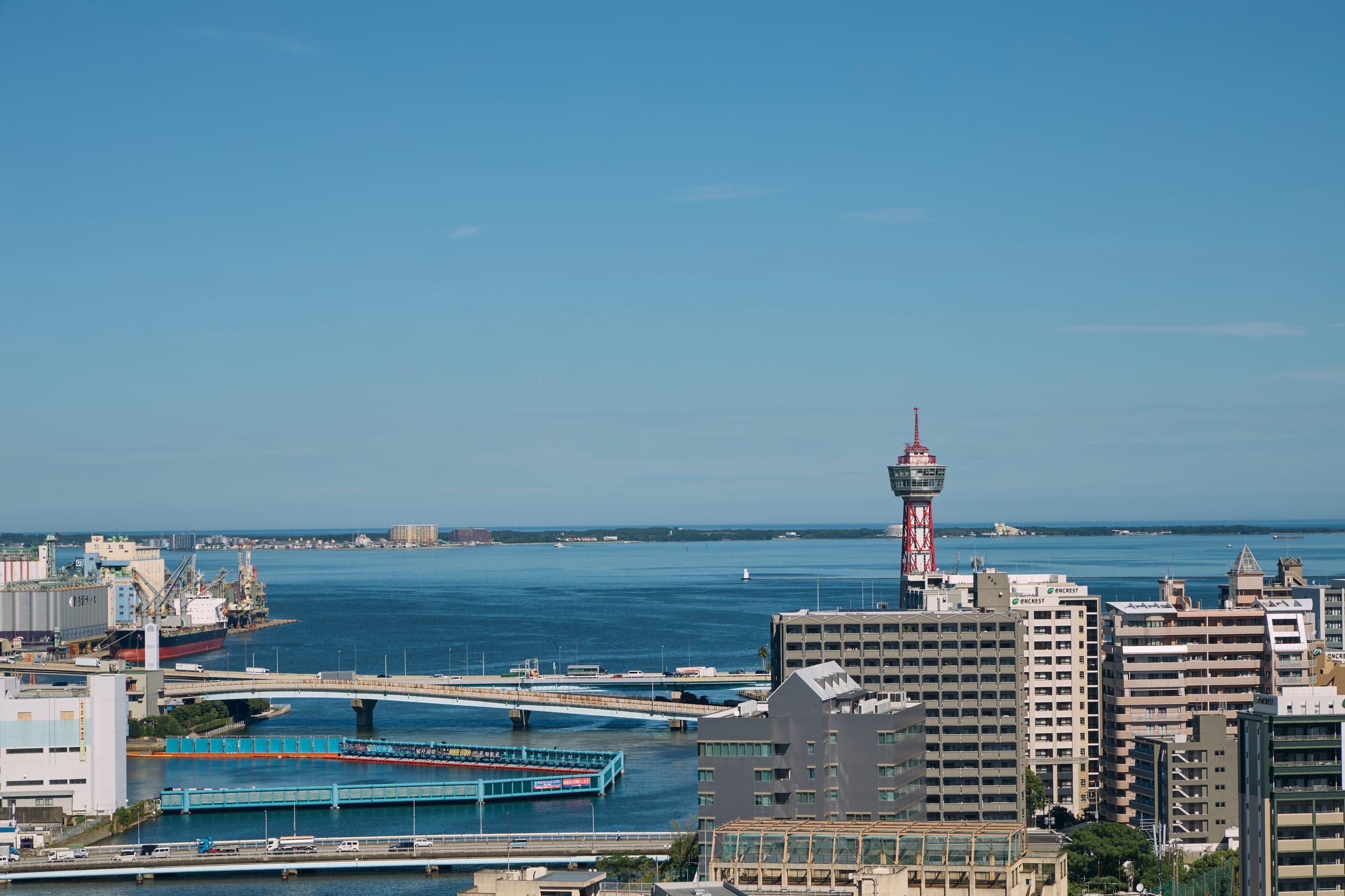 福岡市から海が見える遠景の写真